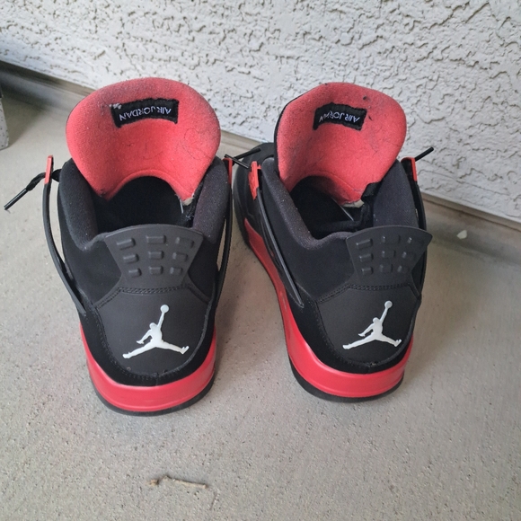 Jordan 4 Red Thunder size 12 Mens Trendy Sneakers - Picture 2 of 5